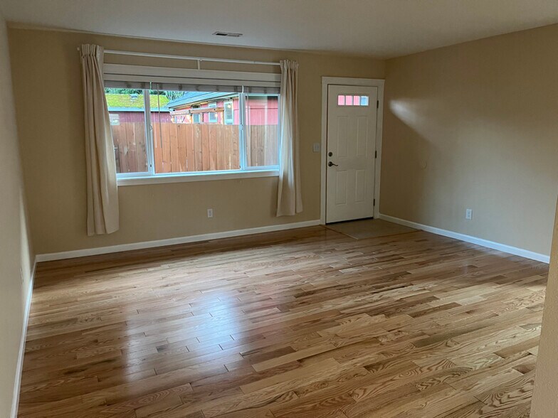 Building Photo - 3618 SE 67th Ave