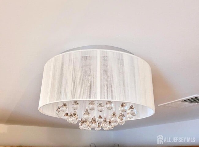 Building Photo - 113 Lionheart Ln