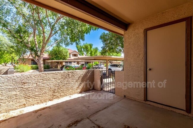 Building Photo - 8625 E Belleview Pl