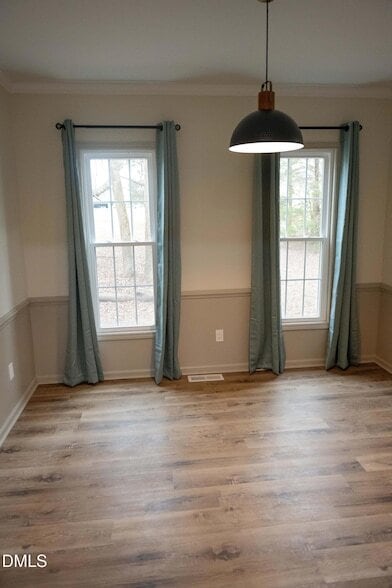 Building Photo - 6001 Brown Swiss Way