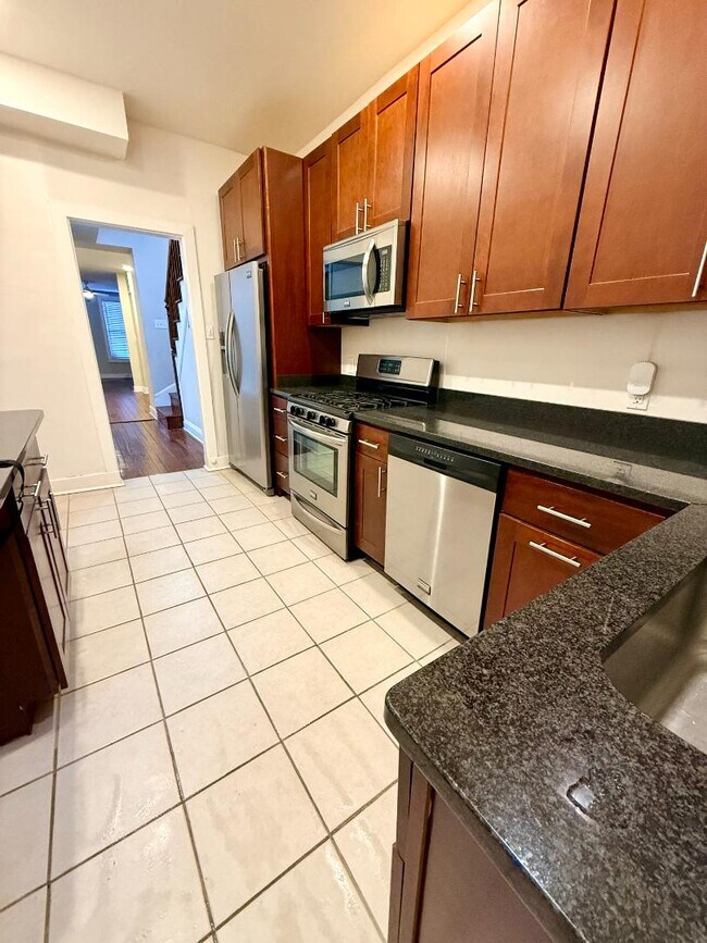 Building Photo - 124 W Hamburg St