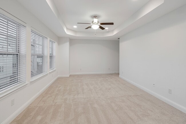 Building Photo - 2511 Sherwin St