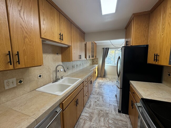 Building Photo - 3bd/2ba Condo - Pets welcome!  Coming Soon!