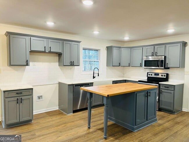 Building Photo - 502 Bavarian Dr