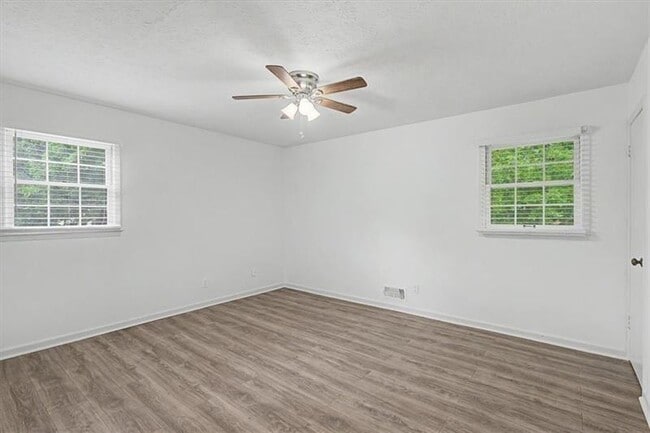 Building Photo - 2985 Fredrick Dr