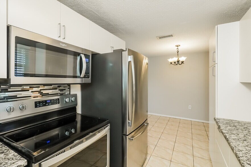 Building Photo - 7921 Eugene Dr