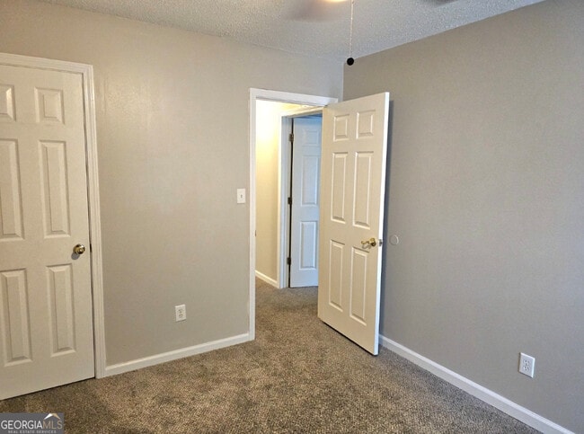 Building Photo - 152 S Fairfield Dr