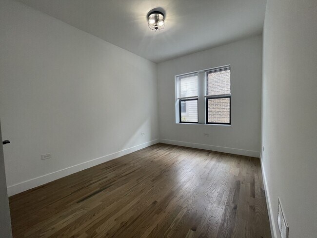 Building Photo - 1303 S California Ave