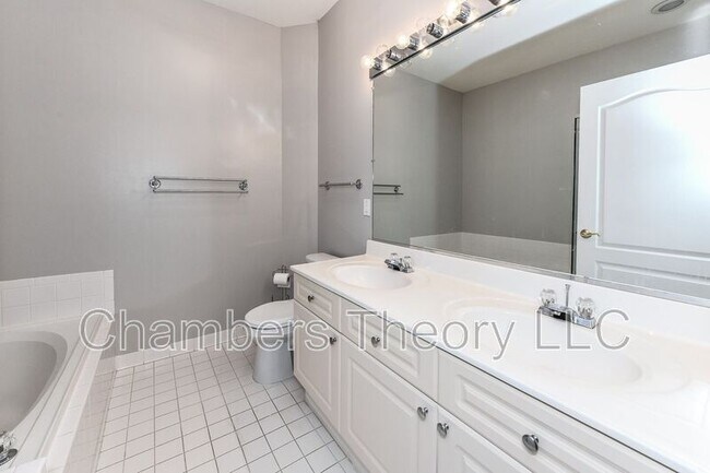 Building Photo - 6611 Netties Ln