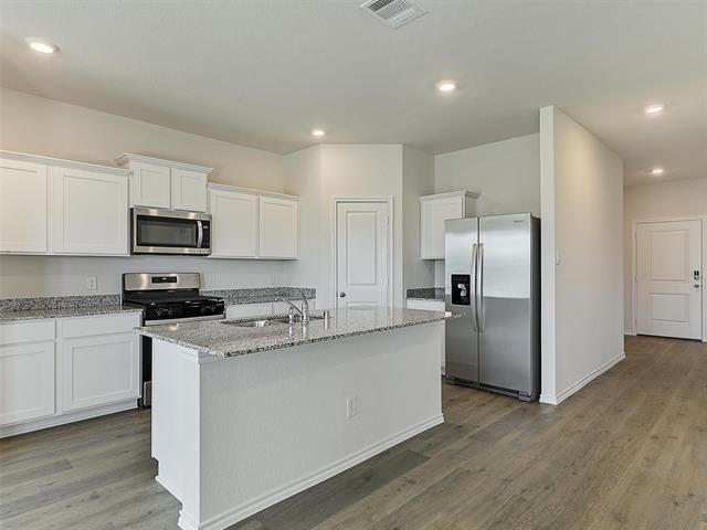 Building Photo - 1704 Skyline Dr