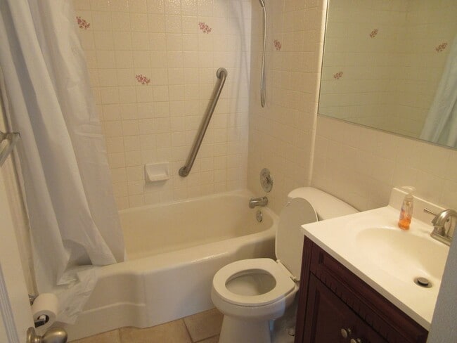 Building Photo - 3 bed - 2 bath Single Family Home in the Heart of Cedar City
