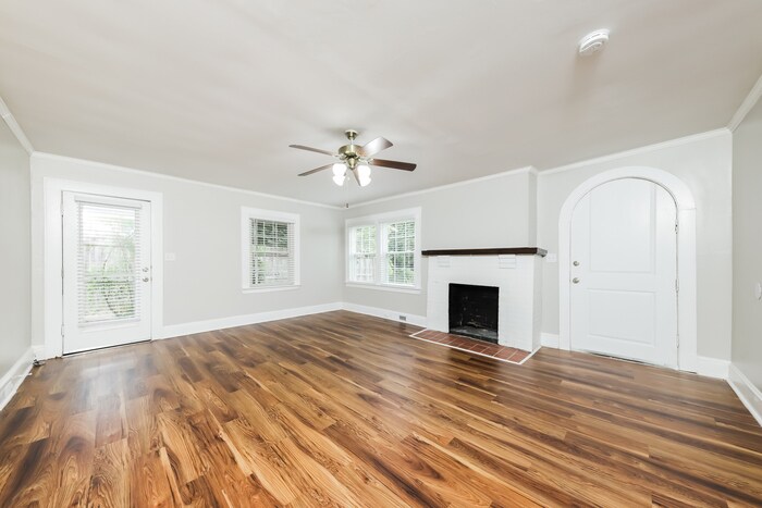 Building Photo - 3030 Walnut Ave