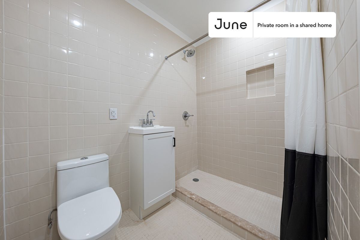 Building Photo - Room in Shared 4 bed/2 bath home