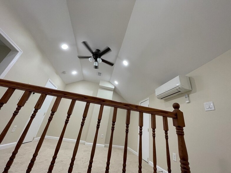 Building Photo - 1122 N Utah St