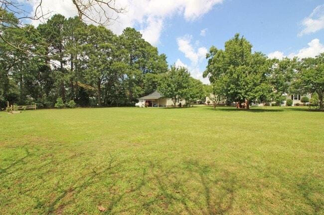 Building Photo - 103 Carolina Wren Cir