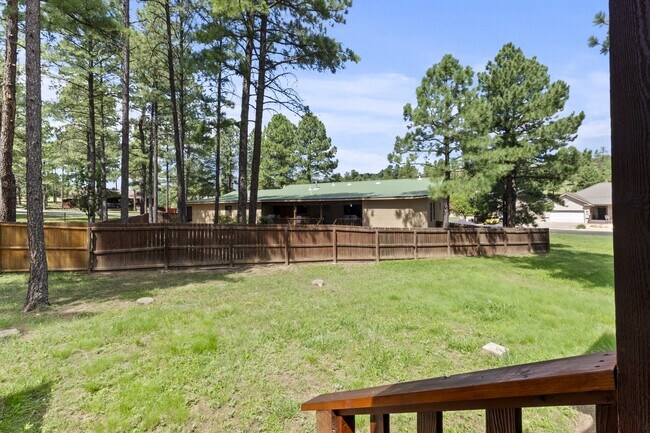 Building Photo - 103 E Miller Ct