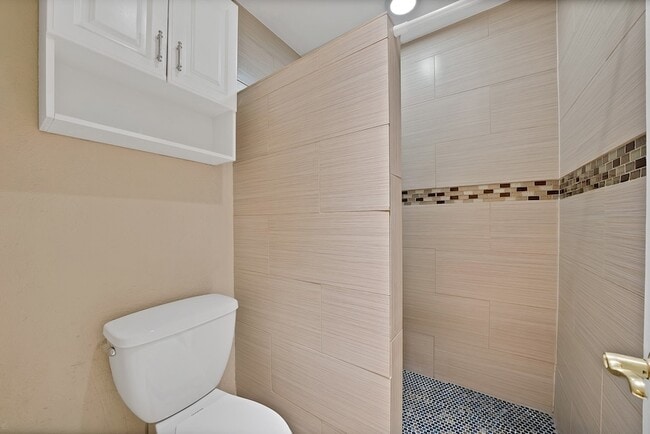 Building Photo - 1611 Celeste Ct