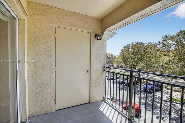 Building Photo - 2496 Centergate Dr