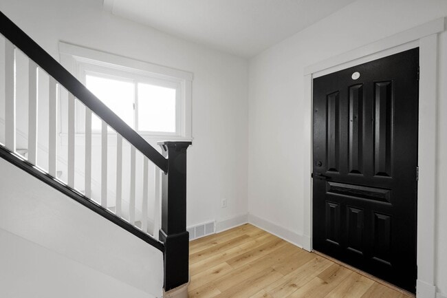 Building Photo - Start the New Year in a new home! This FULLY RENOVATED 3-bedroom in Penn Hills is ready and waiti...