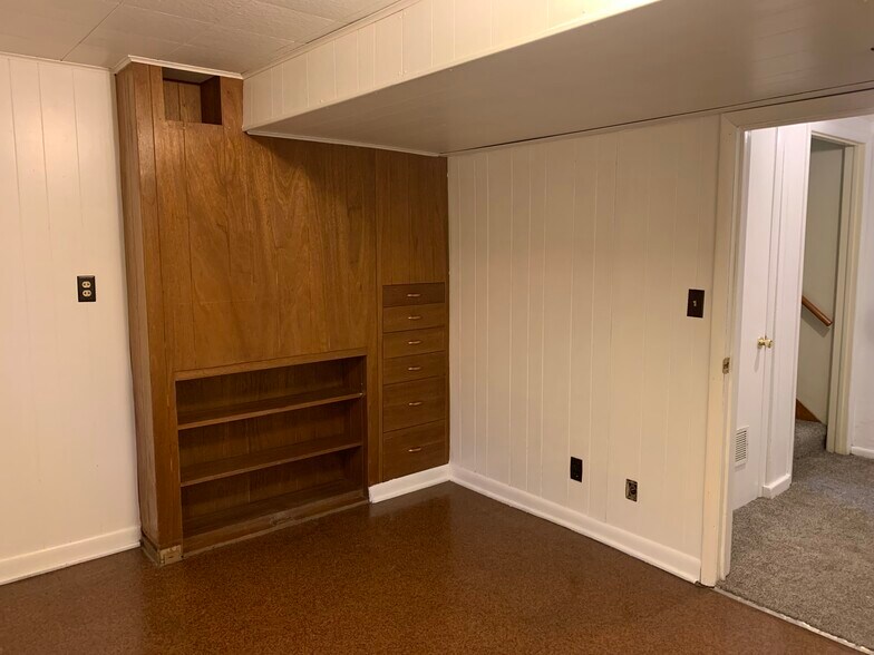 Building Photo - 555 E 300 N