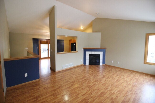 Building Photo - Nice Home with Finished Basement in South Loveland