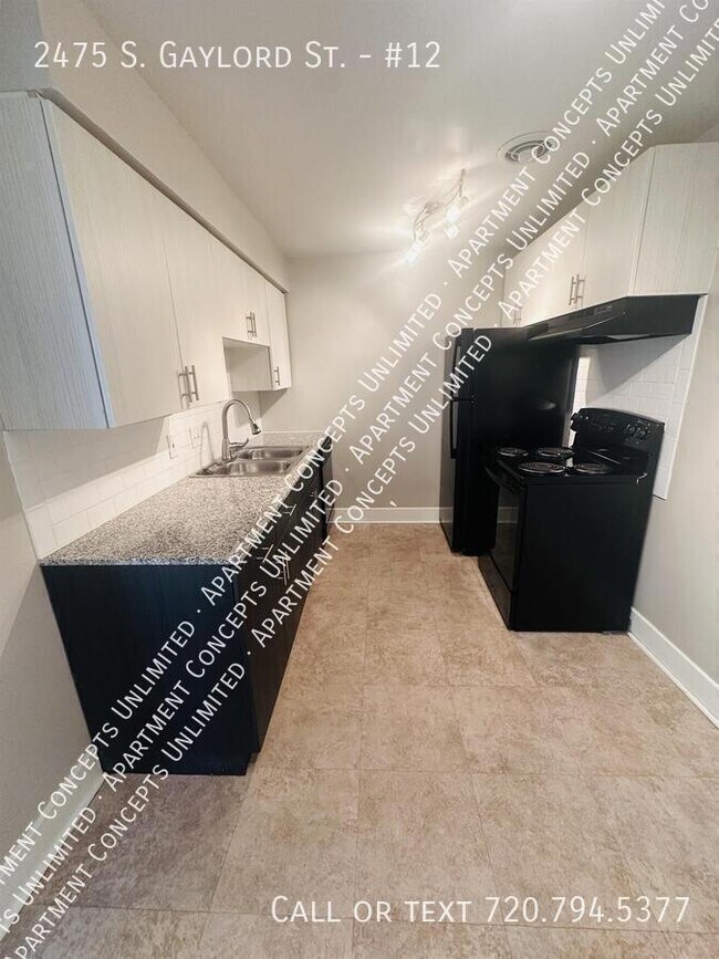 Building Photo - 2475 S Gaylord St