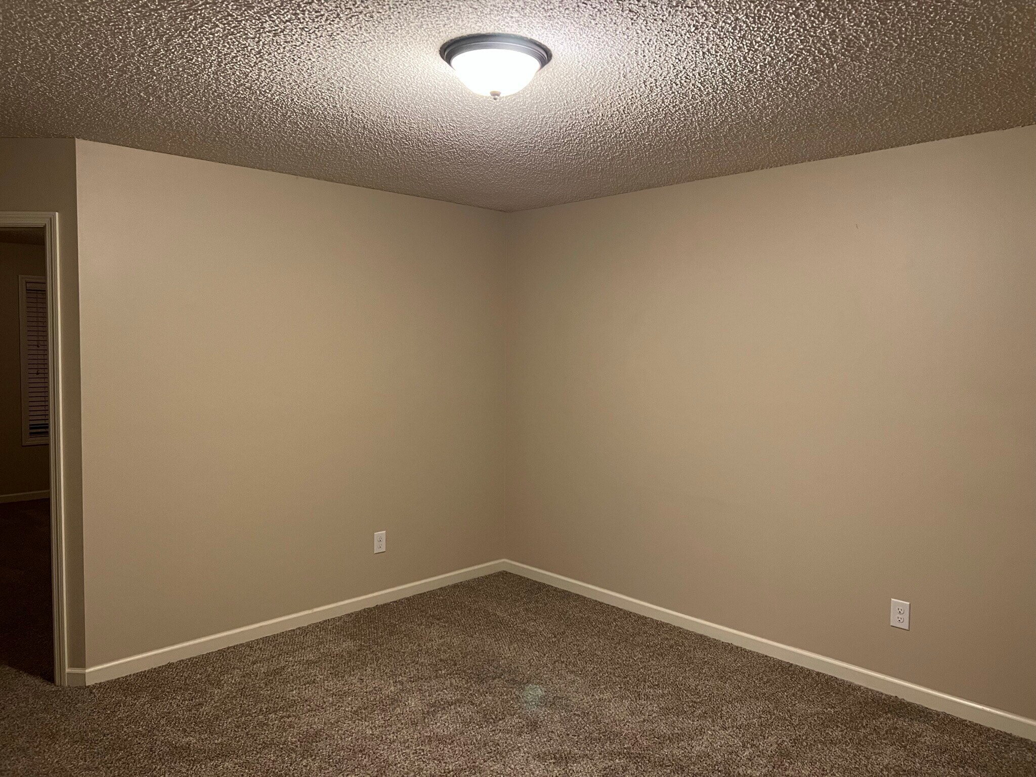 Building Photo - 15600 60th Ave N