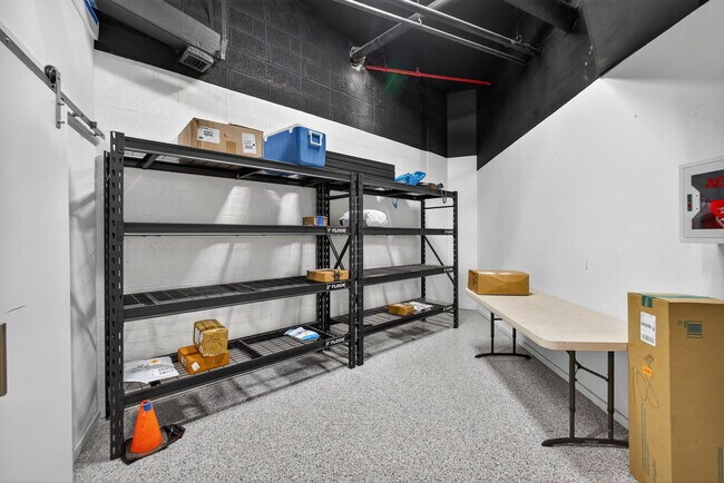 Building Photo - 1300 Jimmy Buffett Mem Hwy