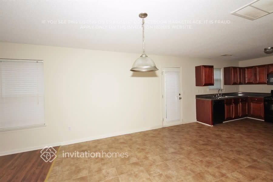 Building Photo - 4838 Bryant Dr