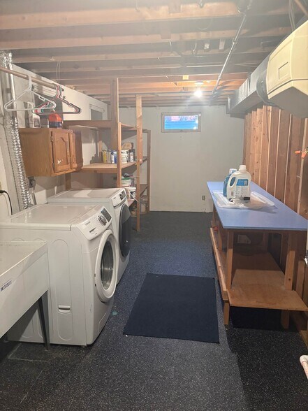 Building Photo - 7302 Gladstone Dr