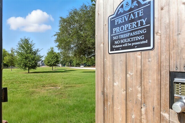 Building Photo - 2277 S Kirkwood Rd