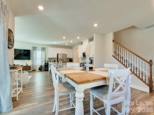 Building Photo - 4009 Woodland View Dr