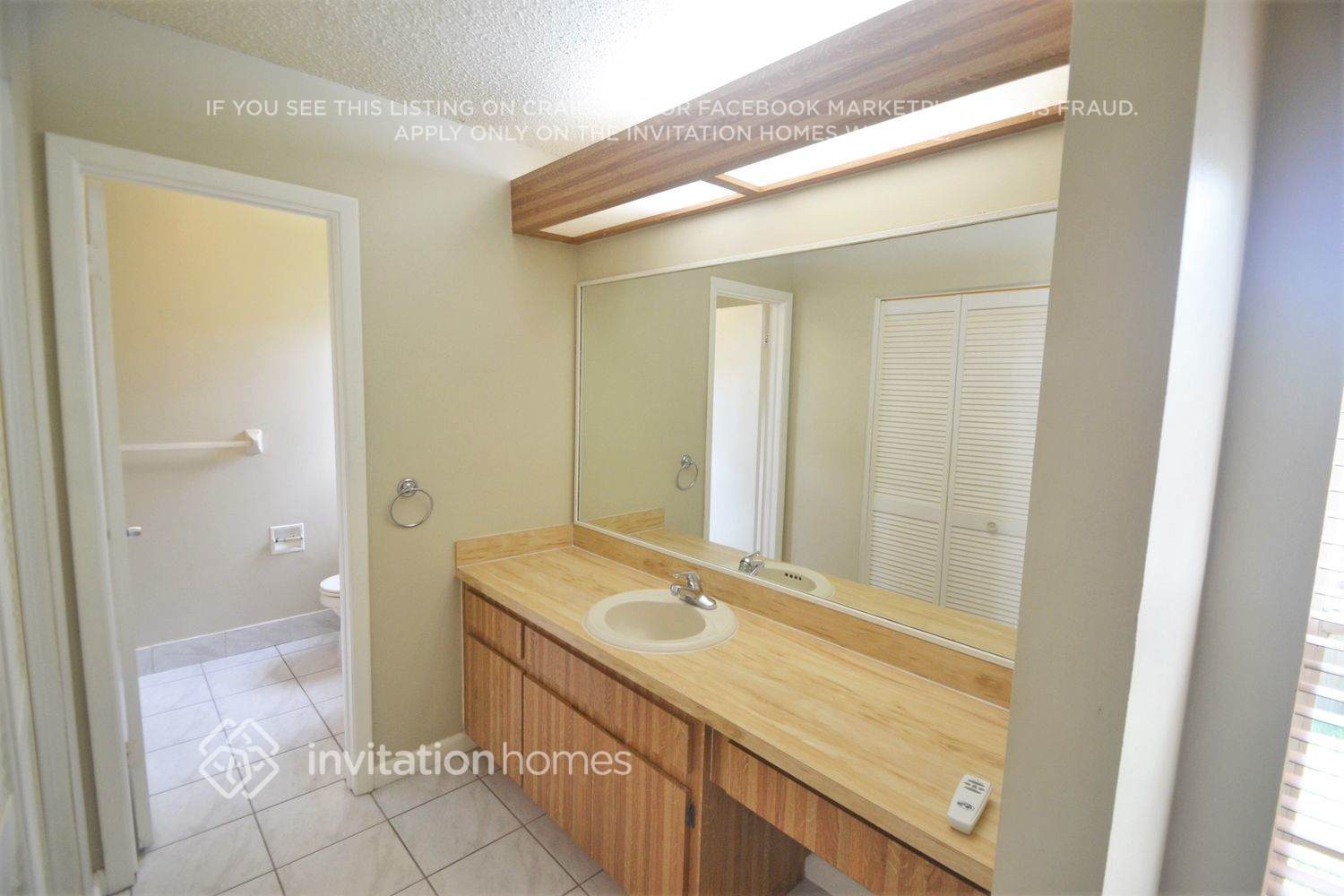Building Photo - 1624 Carter Oaks Dr