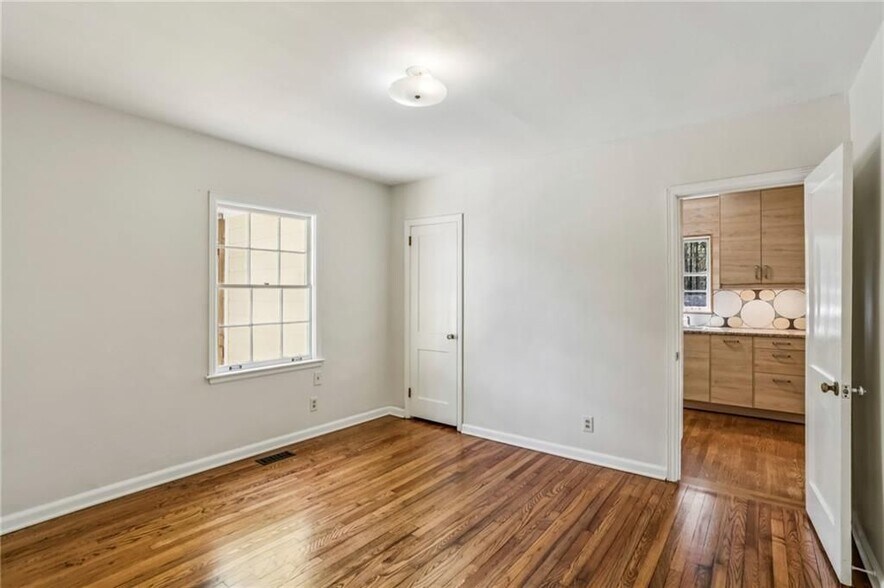 Building Photo - 1304 Conway Rd