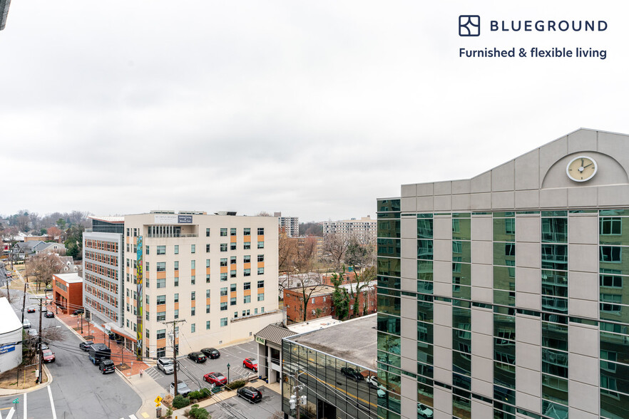 Building Photo - 4850 Rugby Ave