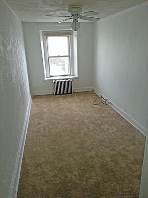Building Photo - 460 Krams Ave