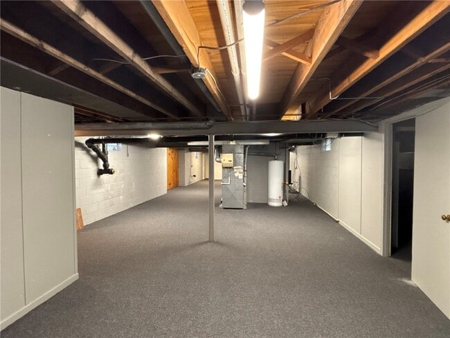 Building Photo - 20 Briar Patch Rd