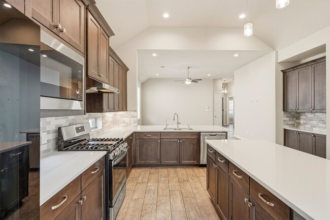 Building Photo - 1227 Carswell Grove Dr