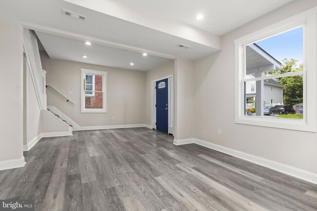 Building Photo - 505 McCabe Ave