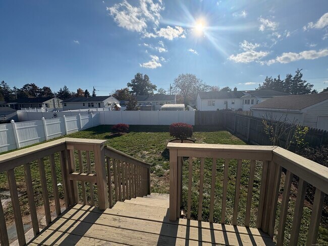 Building Photo - 56 Victor St