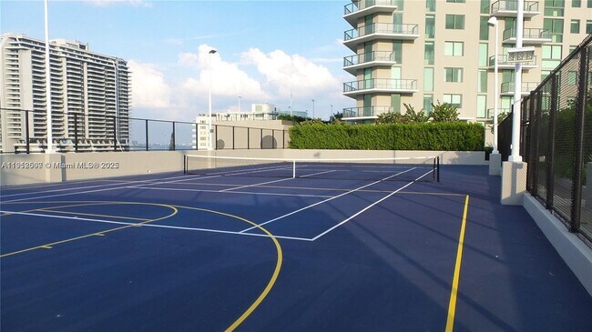 Building Photo - 501 NE 31st St