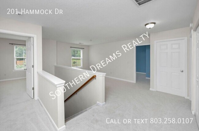 Building Photo - 201 Hammock Dr