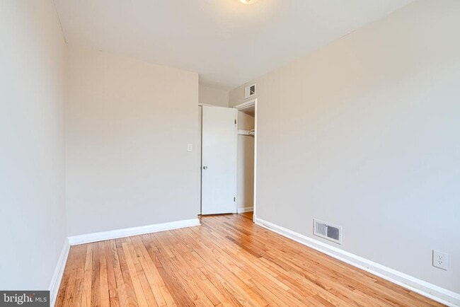 Building Photo - 602 Aldworth Rd