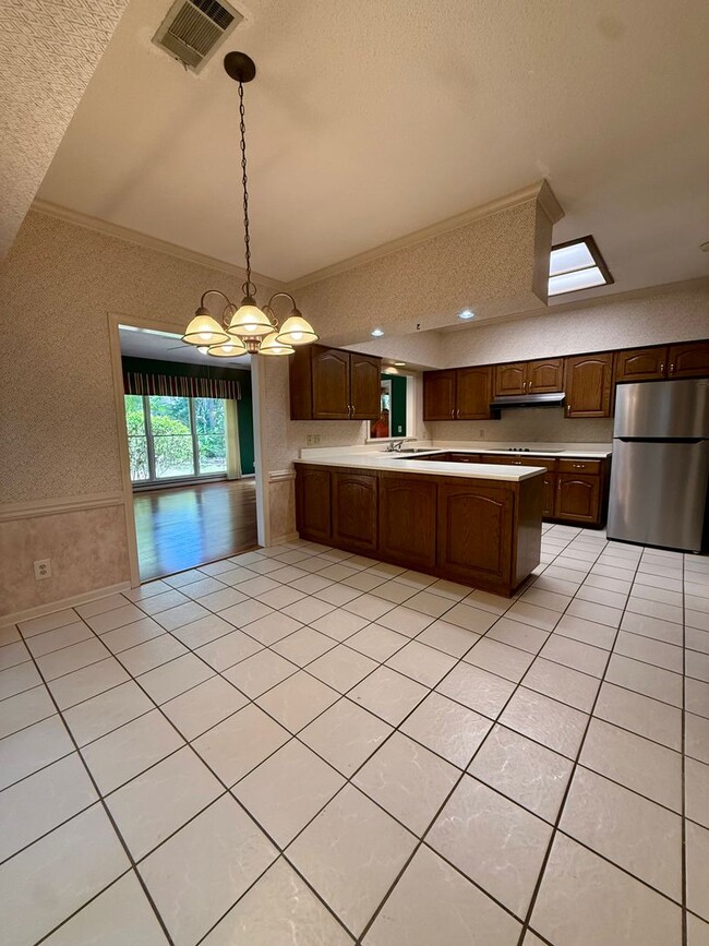 Building Photo - 11 Gossamer Ln