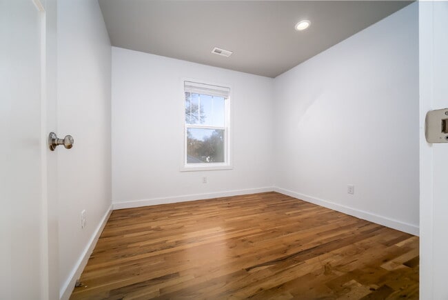 Building Photo - Unique Live/Work Opportunity With Large Fenced Yard Plus Outdoor Storage