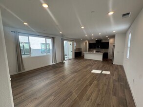 Building Photo - New Harvest Glen home