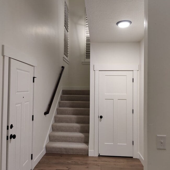 Building Photo - Beautiful-Pristine 4 Bedroom Condo for Rent in Midvale