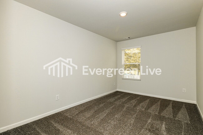 Building Photo - 104 Vlg Grn Dr NW