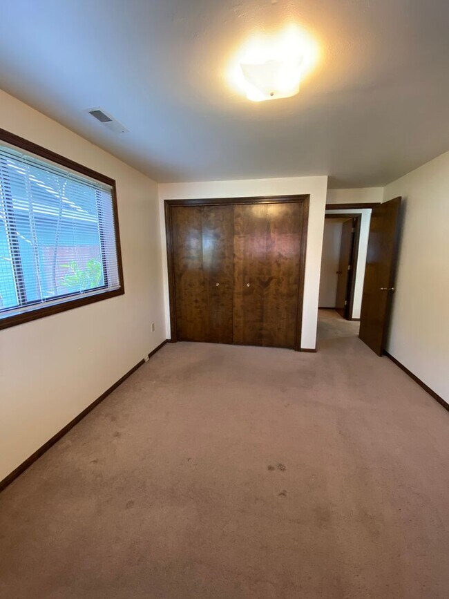 Building Photo - Spacious 3 bedroom 2 Bath Home in SE Corvallis