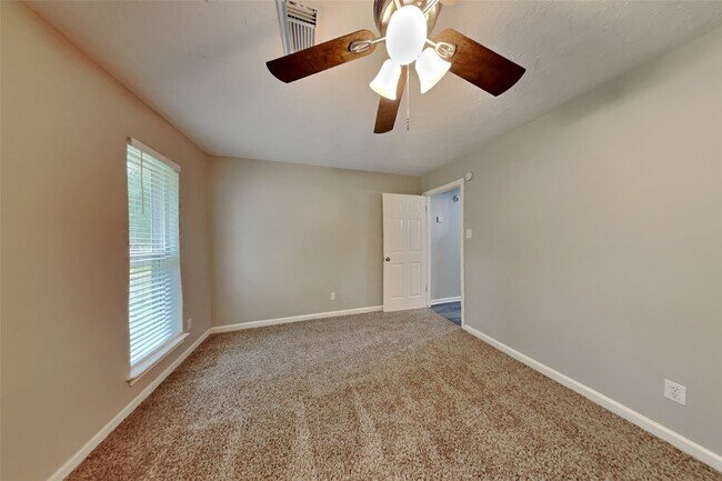 Building Photo - 3302 Long Shadows St